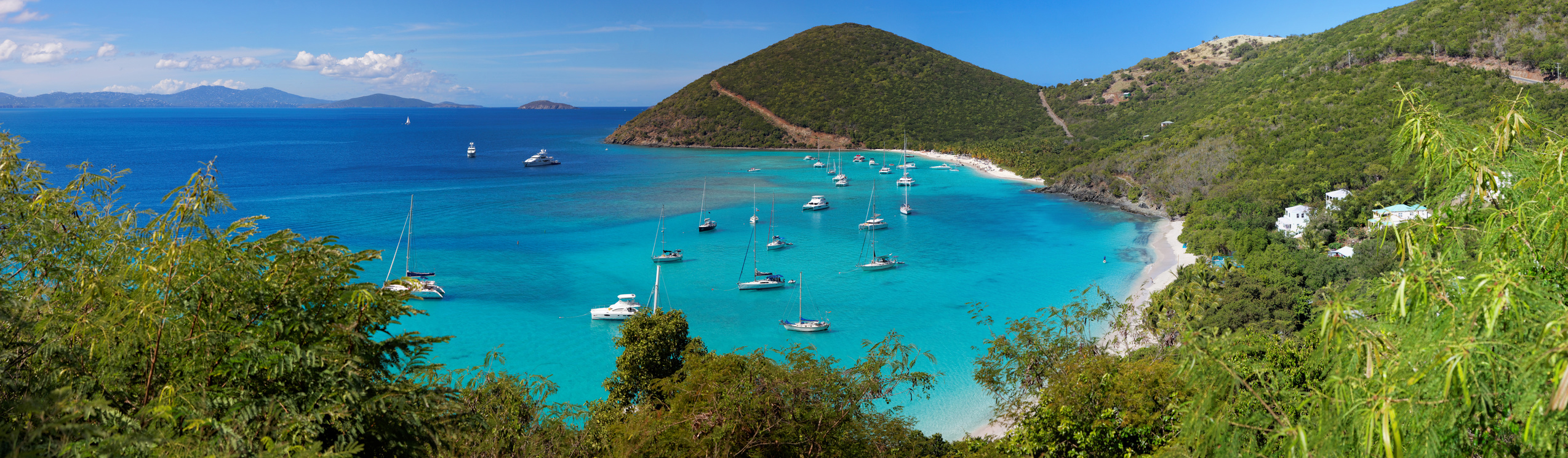 Location Catamaran Moteur Caraïbes : Cuba – Iles Vierges – St.Martin – Antigua – Guadeloupe – Martinique – Ste Lucie – St Vincent – Grenades – Bahamas